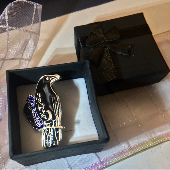 Floral Raven blue & black enamel & metal bird pin - Picture 7 of 7